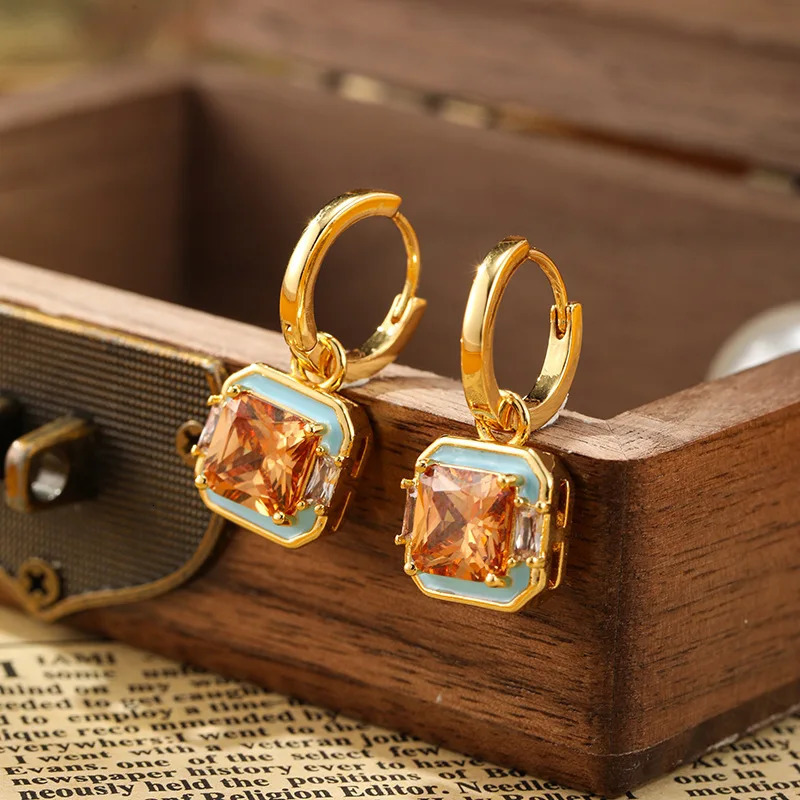 SUYU Jewelry Fashion Drop Glaze Retro Geometric Square Earrings Classic Womens Light y Personalized Womens Earrings 260525BJ