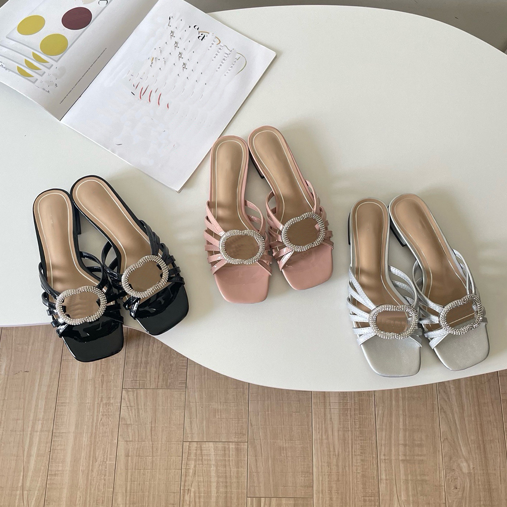 High Quality Rhinestone Outdoor Home Slippers For Women-Hollowed Out Leather Designer Slippers-Luxury Slippers Manufacturer Wholesale