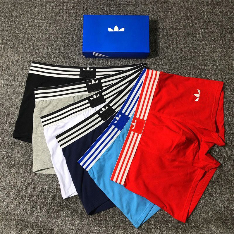 Three sets of brand-new solid-color geometric-pattern men's briefs with flat crotch, as well as a new trendy and breathable brand of underwear