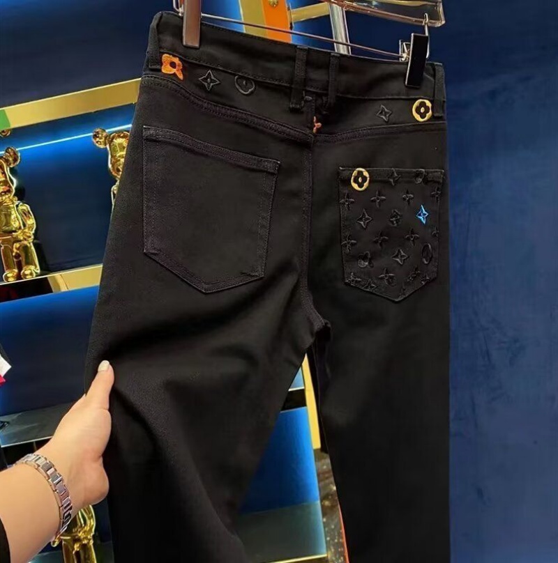2026 High End Jacquard Embroidered Designer Jeans Luxury Men's Trendy Brand Personalized Slimming Straight Tube Youth Small Foot Jeans Outdoor