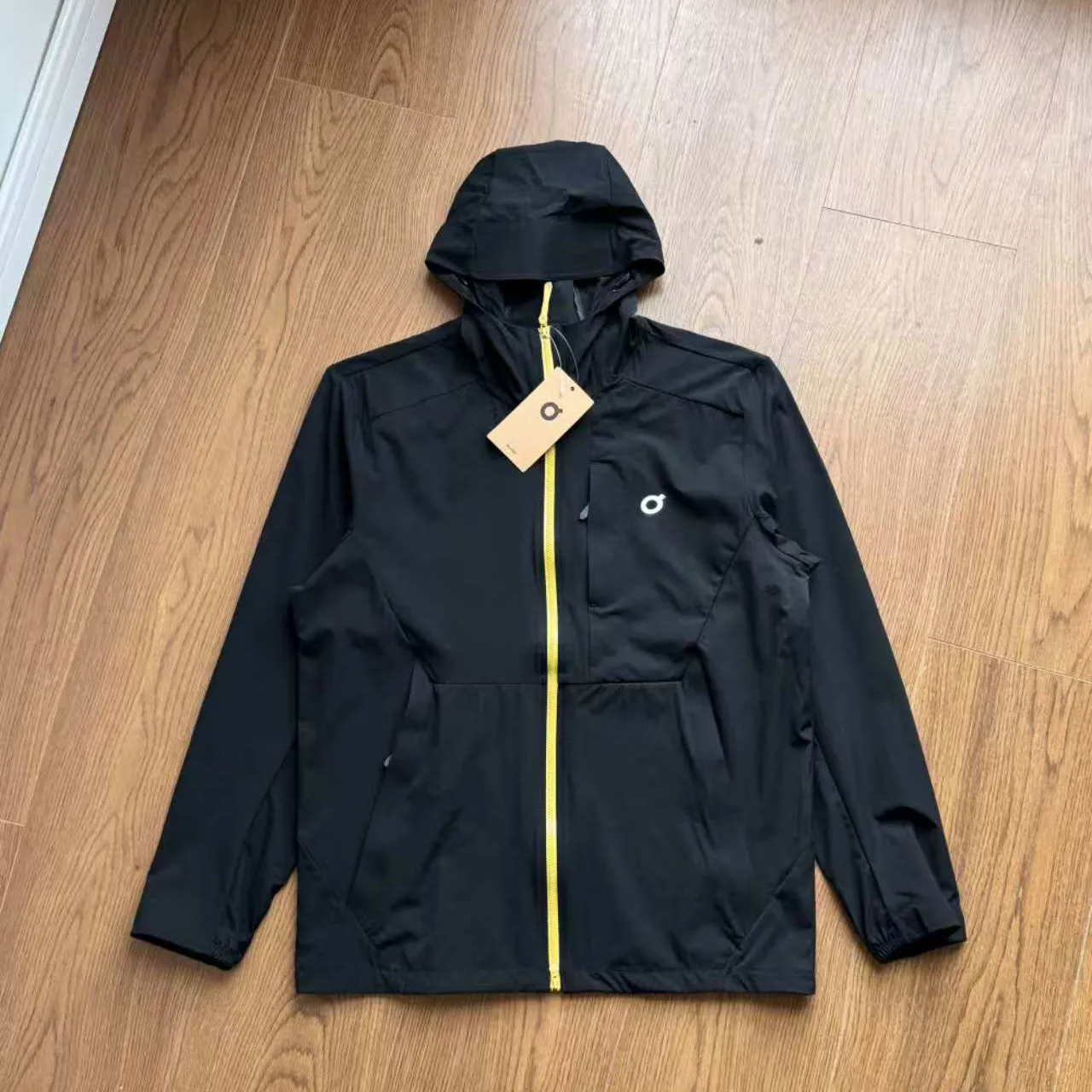 On Windbreaker Jacket Zipper Stand Up Collar Men's Jacket Retro Sportswear Windproof Running Lightweight Fashion Sunscreen Jacket Mens Designer
