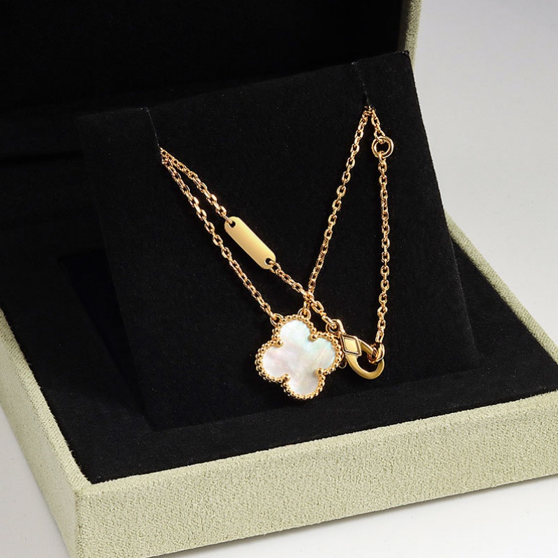 Designer Ladies Classic 15 mm Four Leaf Clover High Quality Luxury Men's Necklace Gold Plated 18K Pendant Couple Wedding with Gift Box 3d0