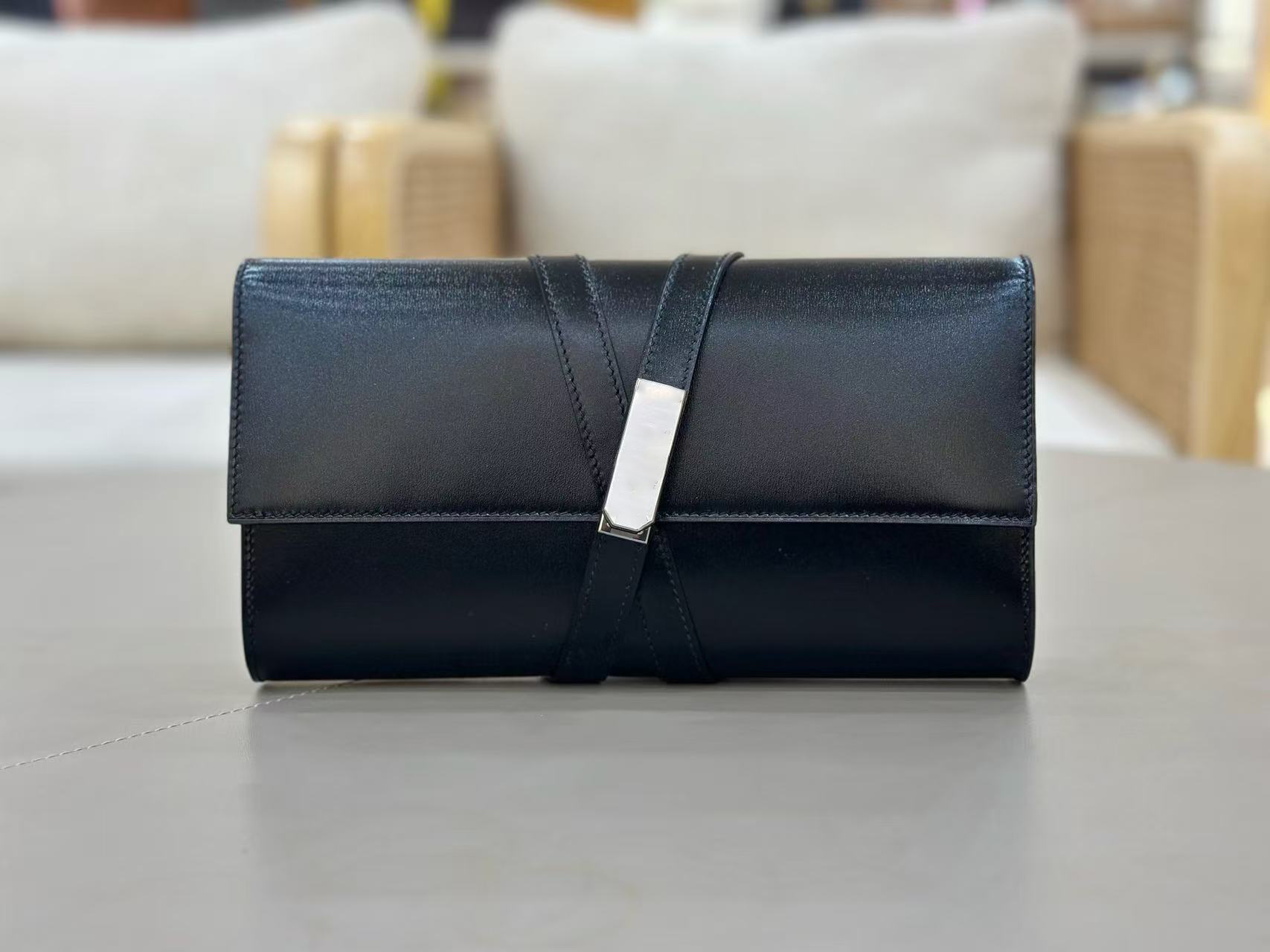 10A Luxurious Crystal-Inspired Party Pouch: Dazzle with Zipped Accessory Vintage Midnight Flight Limited Edition Cowboy Square Garden Bag With box