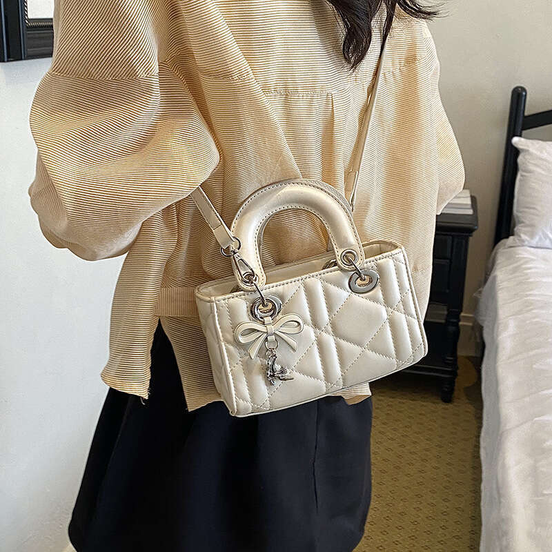 2027NEW BHULAMTE Brand TB Designer 2026 Best Selling High End Fashionable Handbag Stylish Light Luxury Small Tote Bag 611
