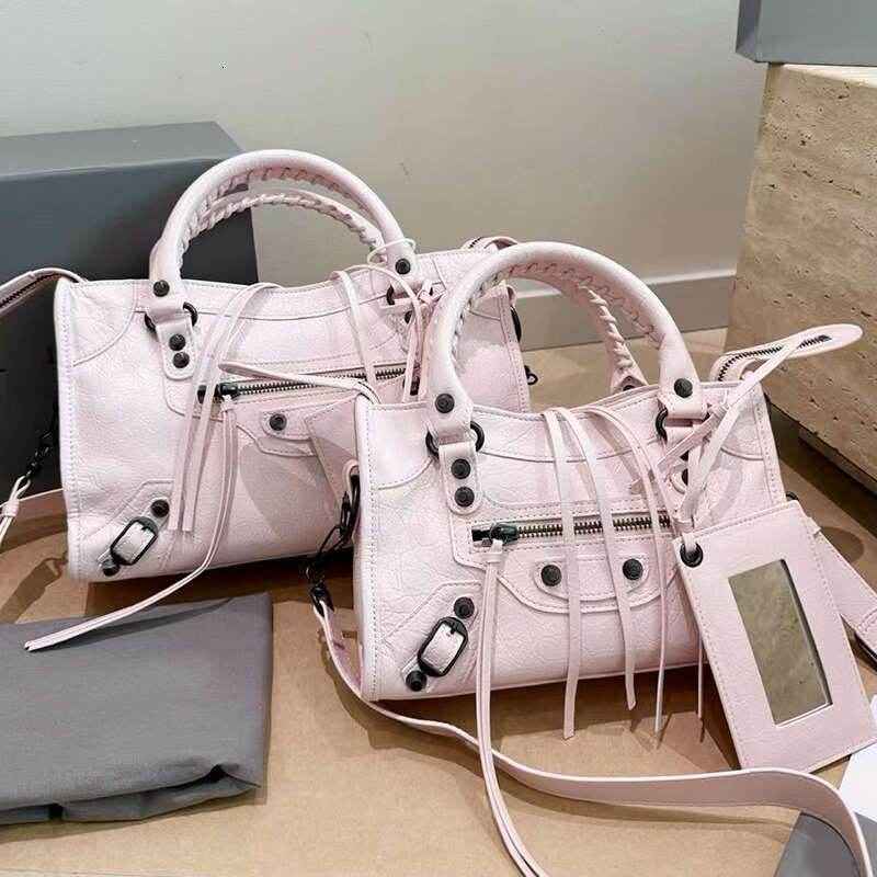 Designer City Motorcycle Bag Totes Bag Handbags Vintage Brass Rivet Luxury Crossbody Bags Calfskin Sakura Pink Crinkled Leather Biker City Handbag