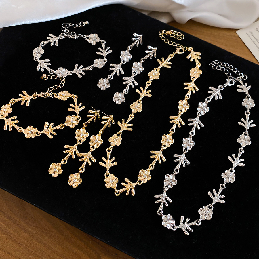 Shiny Diamond Flower Jewelry Set for Women Crystal Rhinestone Earrings Bracelet Necklace Set for Party Wedding Daily Wear-image-1107831203
