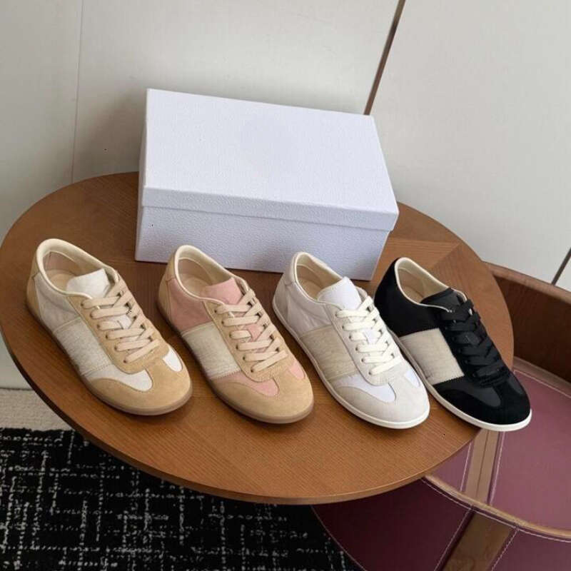 26ss new retro sports shoes,classic style,with webbing design on the side,german army trainer