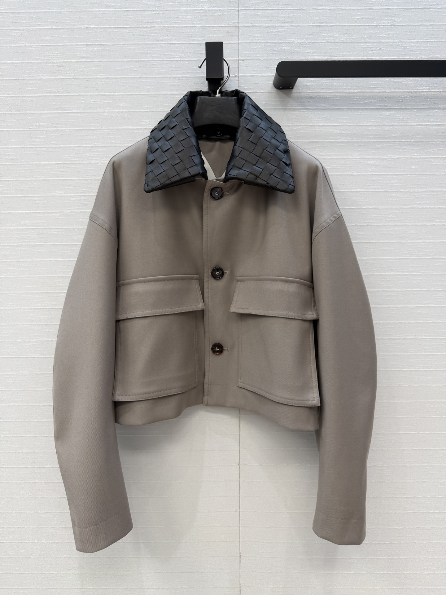 Milan Runway Coats 2026 New Autumn Winter Lapel Neck Long Sleeve Fashion Designer Jackets Brand Same Style Tops 0528-8