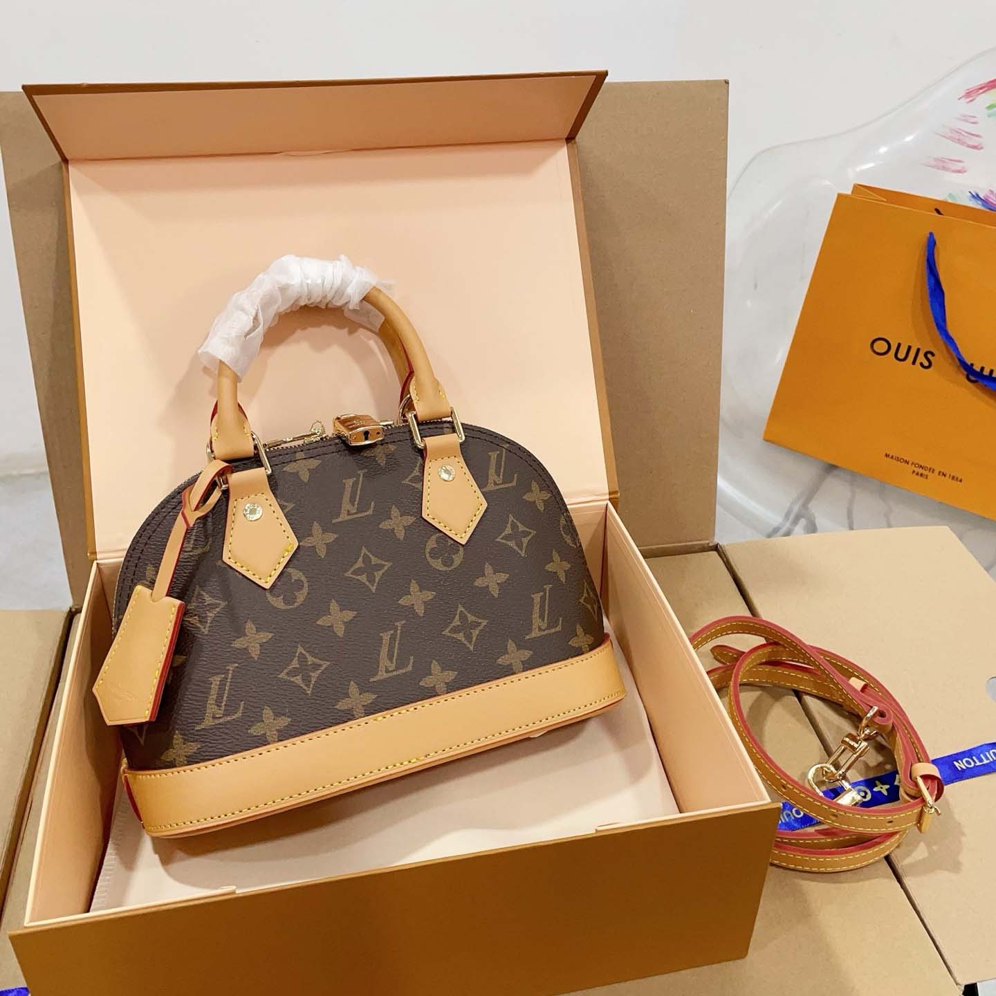 Designer Bags Luxury Bags Wallets Handbags Shoulder Bags Shell-Shaped Bags Crossbody Bags Women's Gold Hardware Zipper Closure Canvas Coated Le