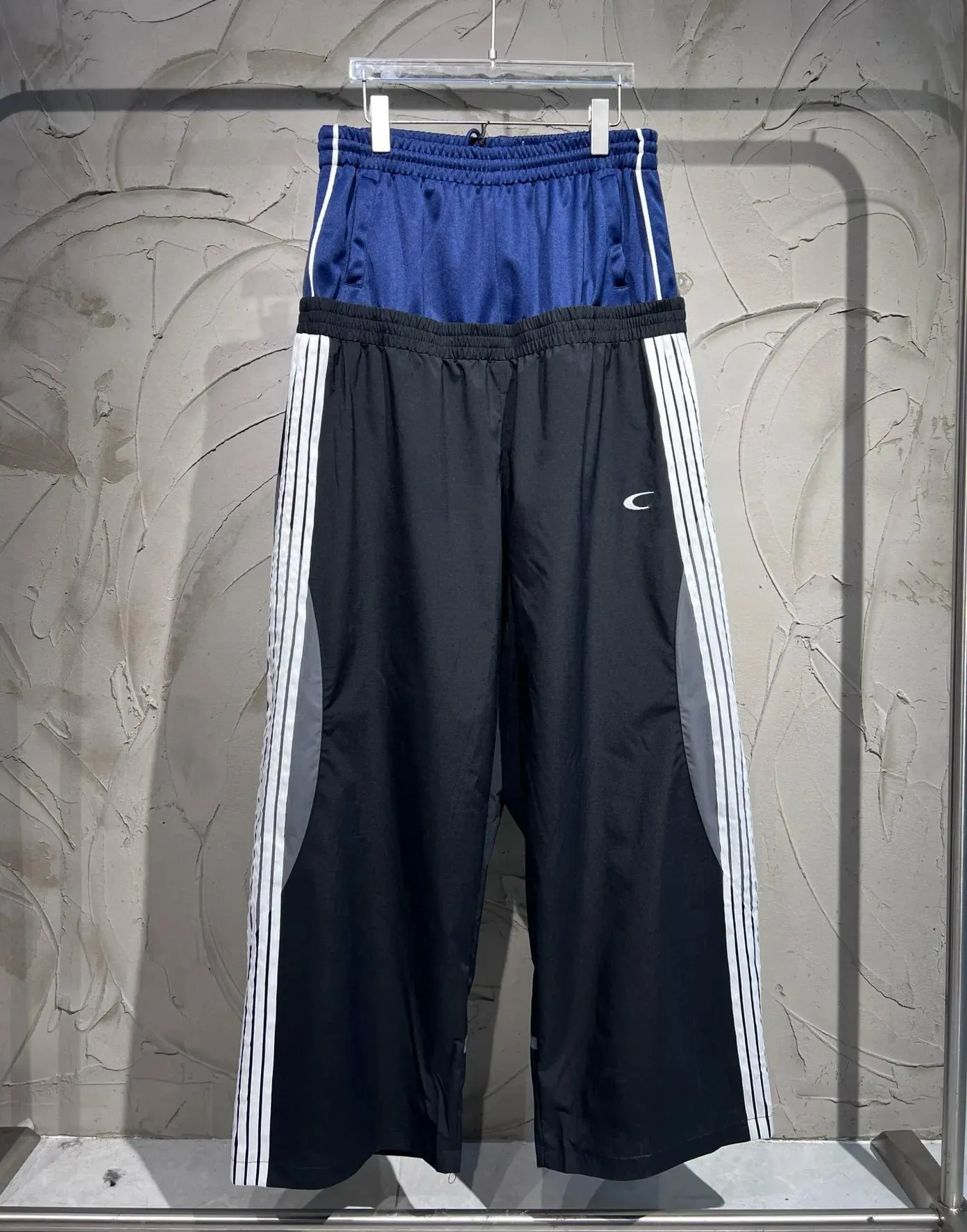 Men Loose Wide Leg Sweatpants Streetwear Hip Hop Joggers Elastic Waist Drawstring Casual Pants Solid Color Oversized Sports Trousers Unisex-image-1108210235