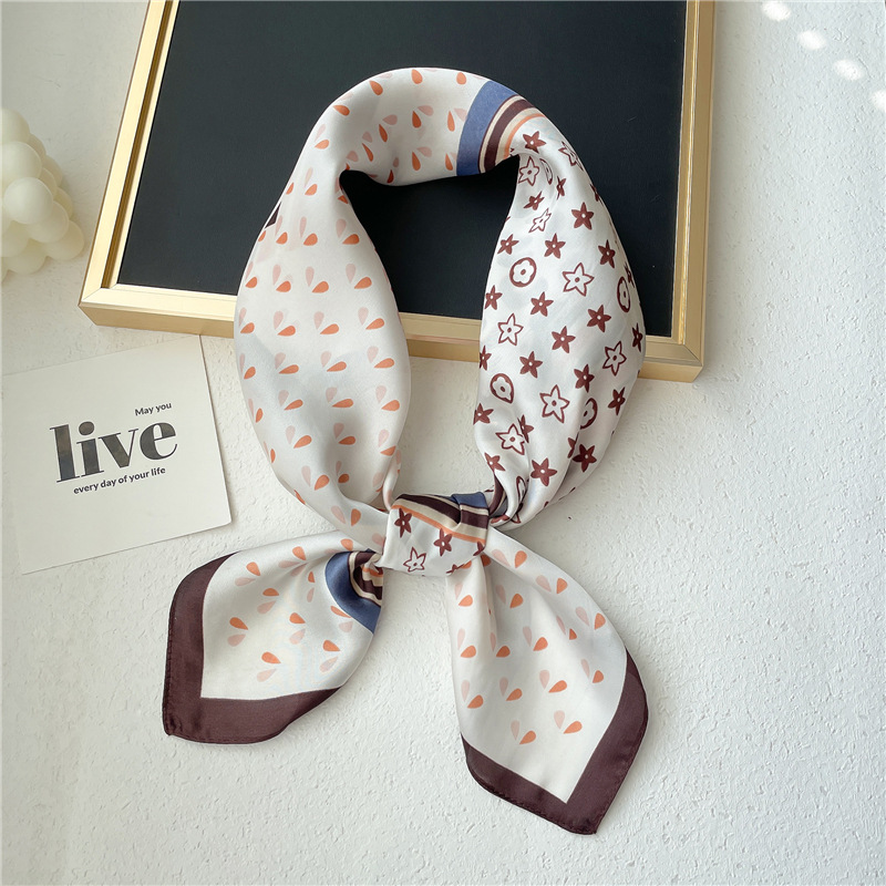Designer Beige Letter and Carriage Print Square Satin Scarf Soft Silk Feeling Versatile Womens Neck Hair Wrap Fashion Accessory