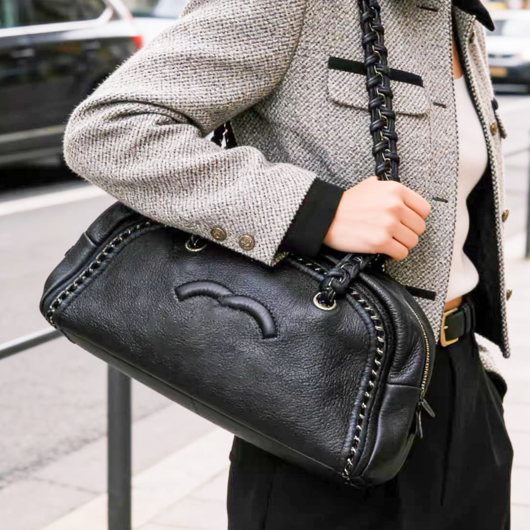 2025c Fashion Bowling Chain Designer Shoulder bag Luxury Handbag Leather Men Women Underarm Bag vacation shop travel armpit satchel Hobo le cagole T