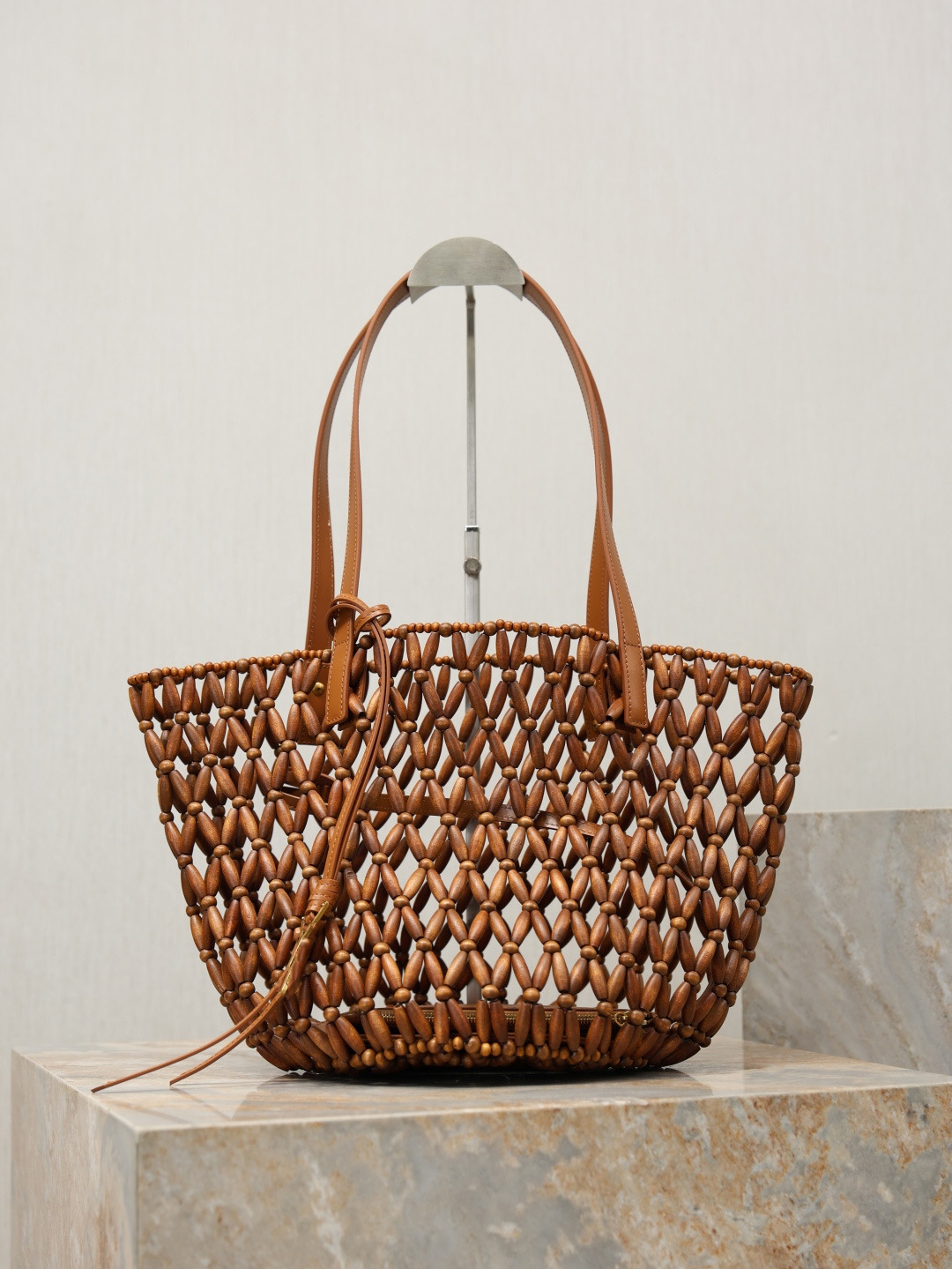 10A Sac de créateur Nouvelle arrivée Sac fourre-tout de plage d'été Panier fait à la main Sac tissé en perles de bois Sac léger décontracté Mode