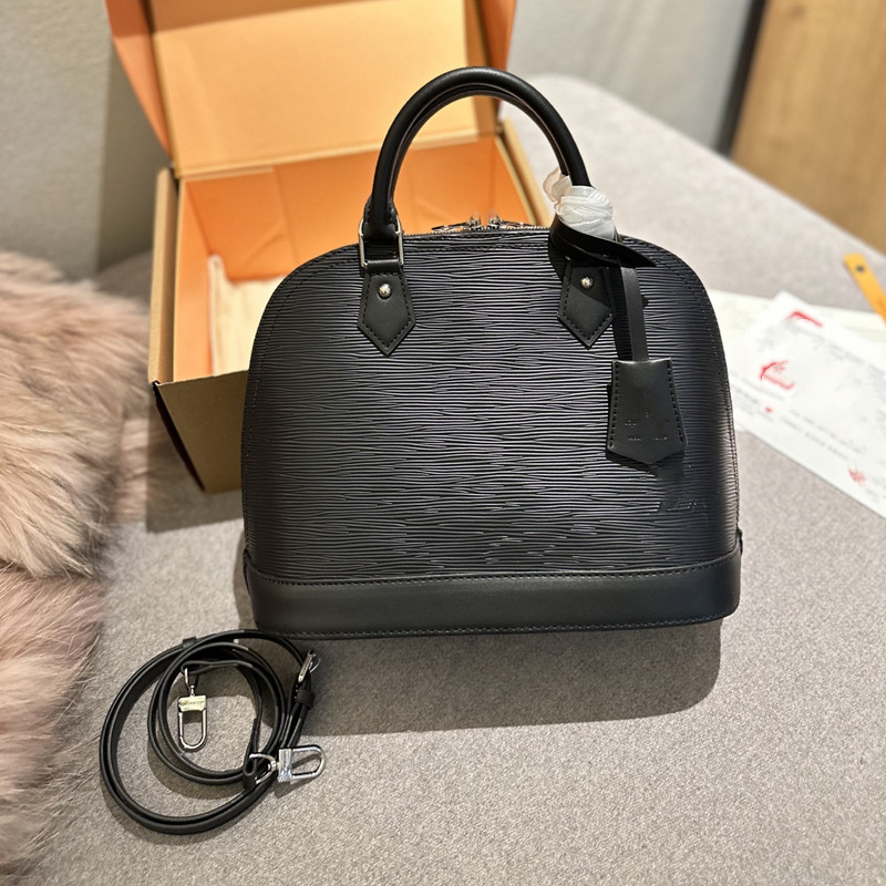 Shoulder Bags High quality almas GM Ladies crossbody Evening bag designer handbag Hight quality water ripple leather chain bag tote Luxruy shell