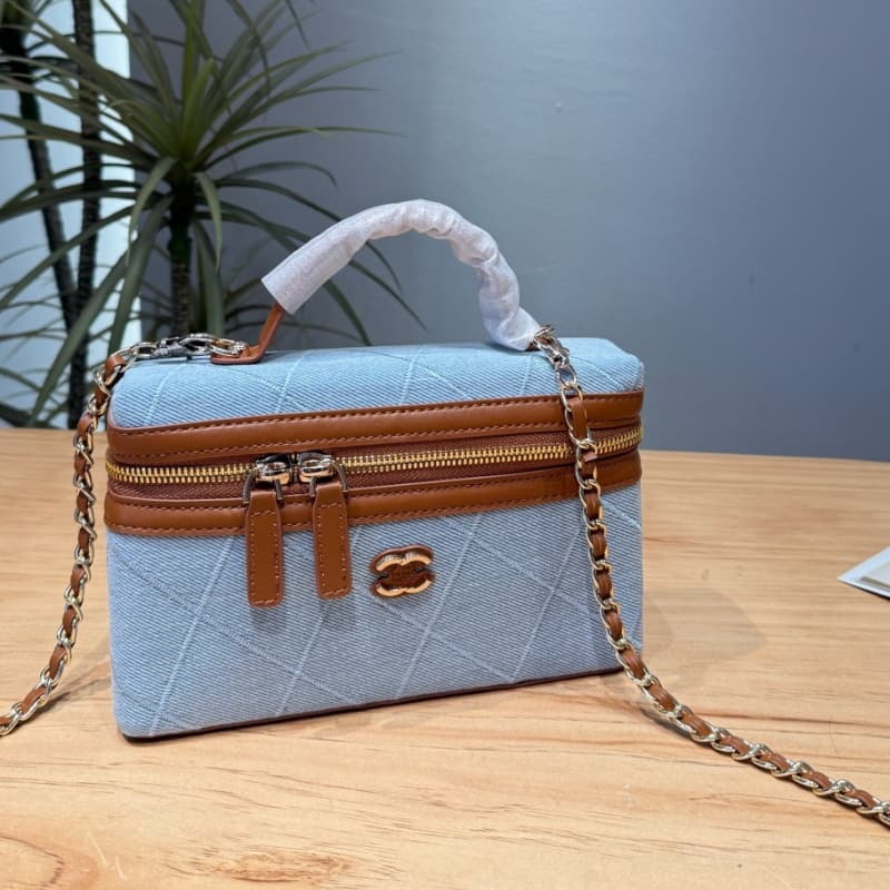 Designer woven tote and crossbody bag with chain shoulder strap Classic diamond quilted stitched handbag Shoulder Cross body Bag High Quality Women&