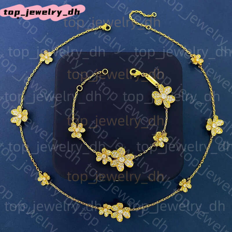 Luxury fashion designer necklace Alhambras Clover Flower Bracelets Charm Frivole Set 18K Gold Silver Shine Crystal Diamond high quality Chokers neck