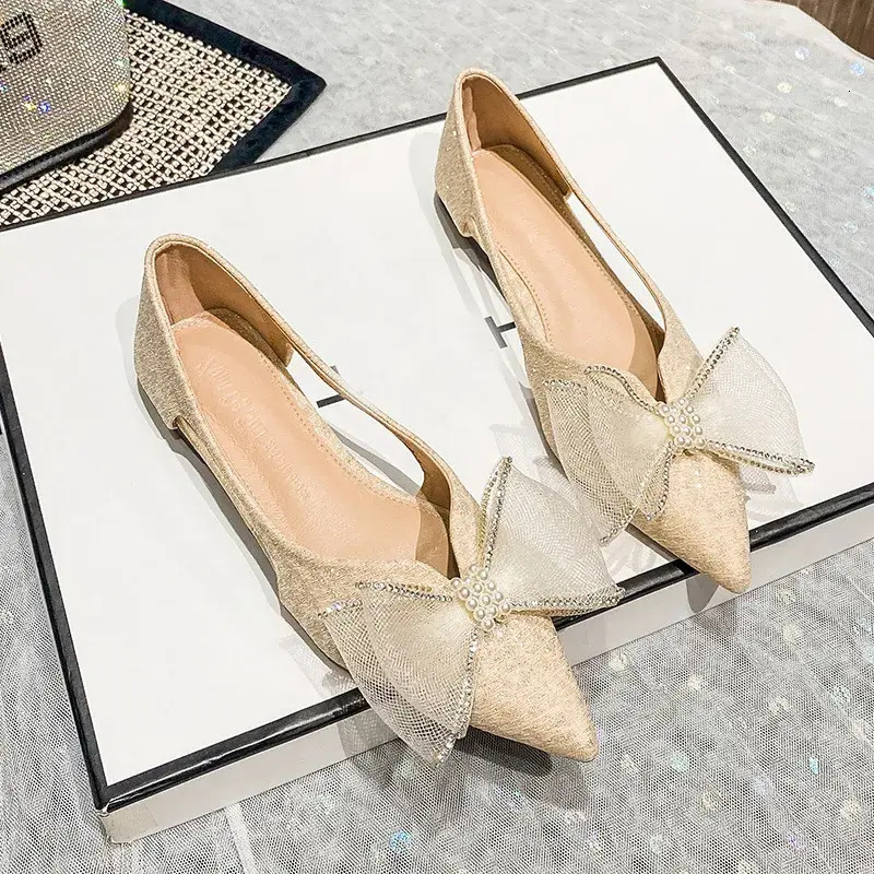 2026 Casual Shoe Sequines Cloth Lace Bowknot Flats Women Pearl Buckle Cutout Summer Shoes For Woman Pointed shoe for woman Toe Breathable Loafers Bi