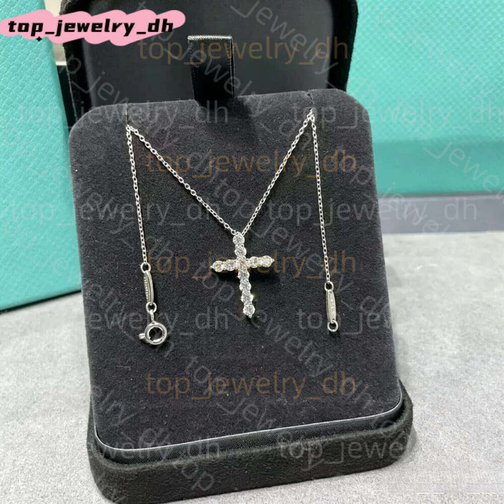 designer Necklace classic Pt 950 Full Diamond Cross Necklace fashion high quality silver Sweater Chain Women Couple Necklace White Shell Agate Laser