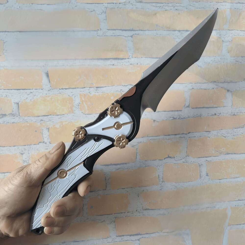 Tactical-style weapons, COS-themed gear sets, game-inspired bladeless decorations, non-lethal props, and costume accessories for comic convention-image-1108397650