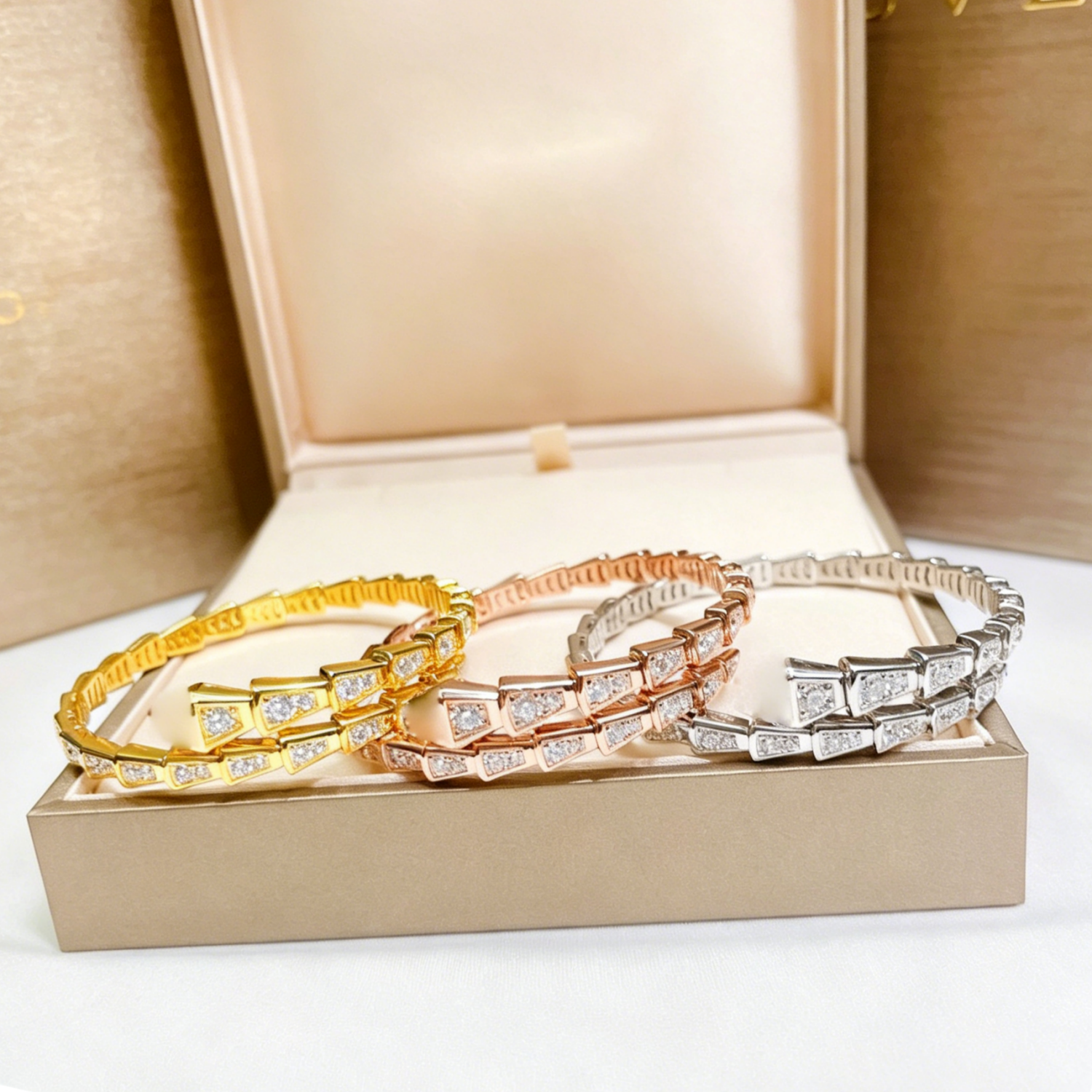 Bracelet 3 tons entièrement pavé en zircone cubique, Triangle, échelle de serpent, manchette ouverte, bijoux de luxe de styliste pour femmes