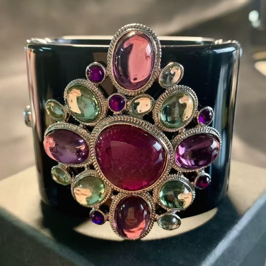 Charming Fashion Luxury Women Bracelet High Quality Acrylic Gold Plated Bling CZ Letter Colorful Resin Flower Bracelets Bangles Jewelry Gift for Gir