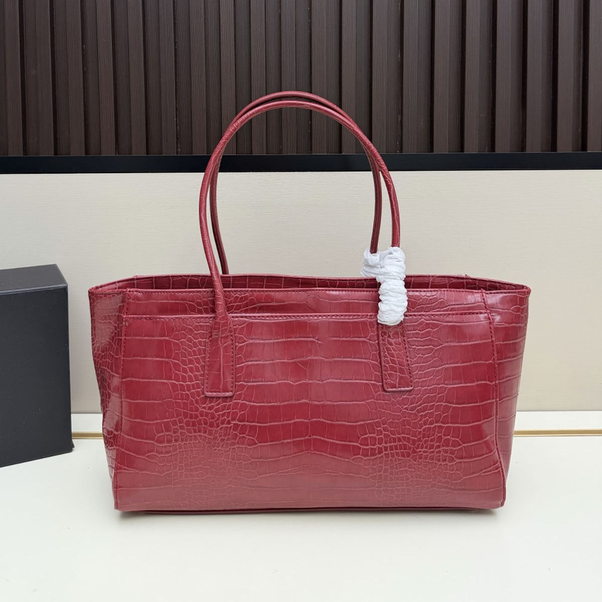 Burgundy Crocodile Embossed Leather Tote Bag Women Large Capacity Office Shoulder Handbag Gold Chain Charm Luxury Designer Daily Shopping Top Handle