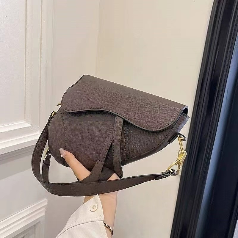 Luxury 2026 Hot Fashionable Simple Designer Underarm Versatile Style Classic Trendy Shoulder Bag for Women 404