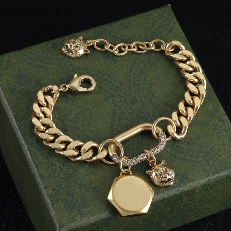 Fashionable Gold Plated U Shaped Buckle Cuban Bracelet Zircon Tiger Head Pendant Decoration Designer Bracelet Women s Chic Jewelry Bracelet