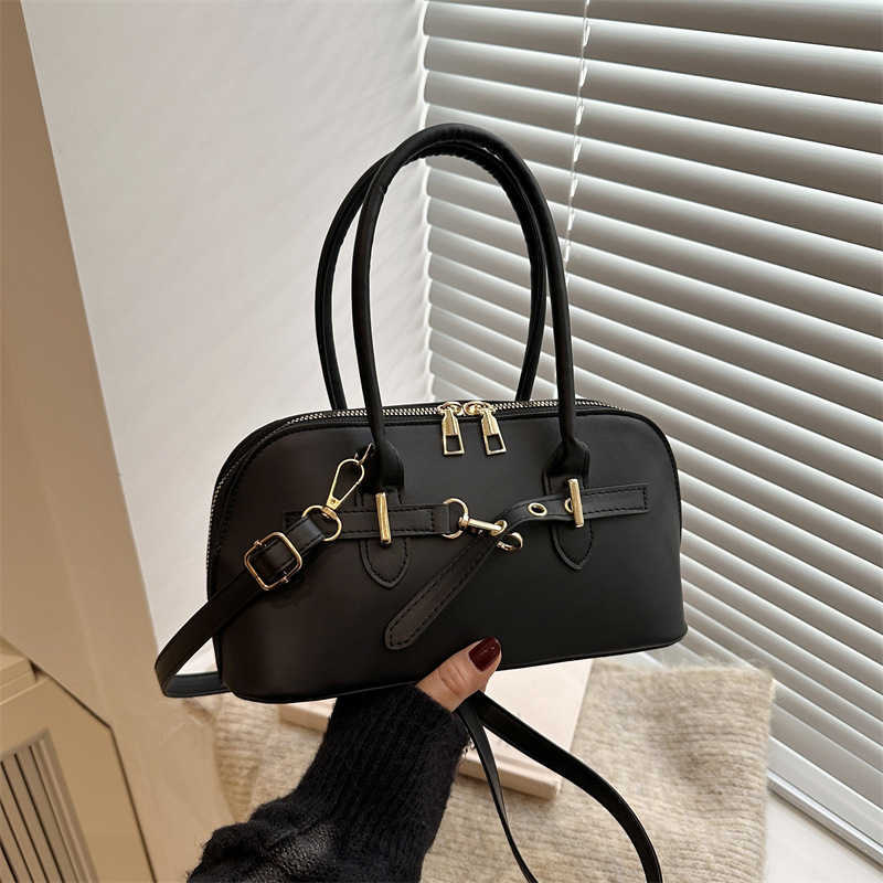 Minimalist and Unique Handbag for Women, 2024 New Fashion Retro Crossbody Bag with Spacious CapacityT260701