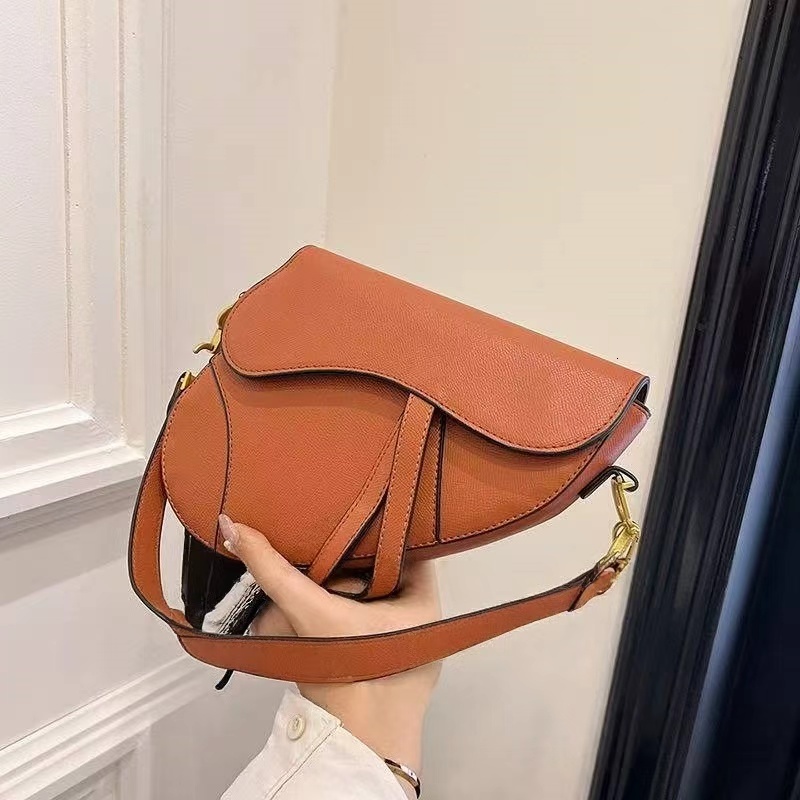 Luxury 2026 Hot Fashionable Simple Designer Underarm Versatile Style Classic Trendy Shoulder Bag for Women 497