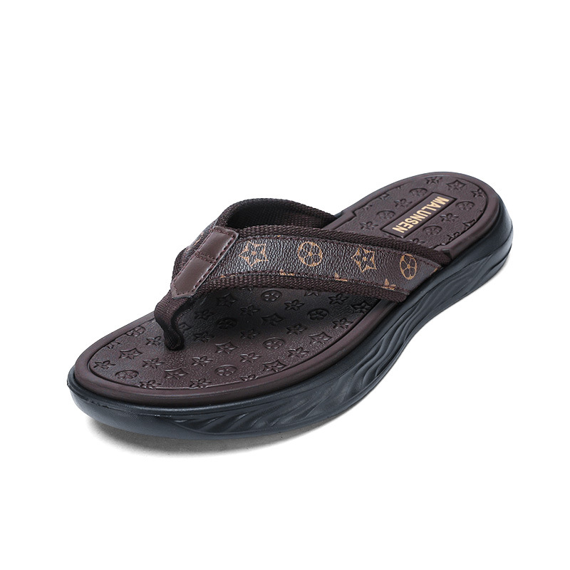 Free shipping 2026 new high end sense light luxury mens flip flops embossed design fashion outdoor anti slip wear resistant beach slippers large