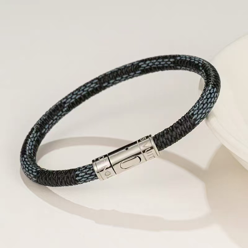 High quality V Charm Bracelets luxury designer leather bracelet for Women classic bracelet
