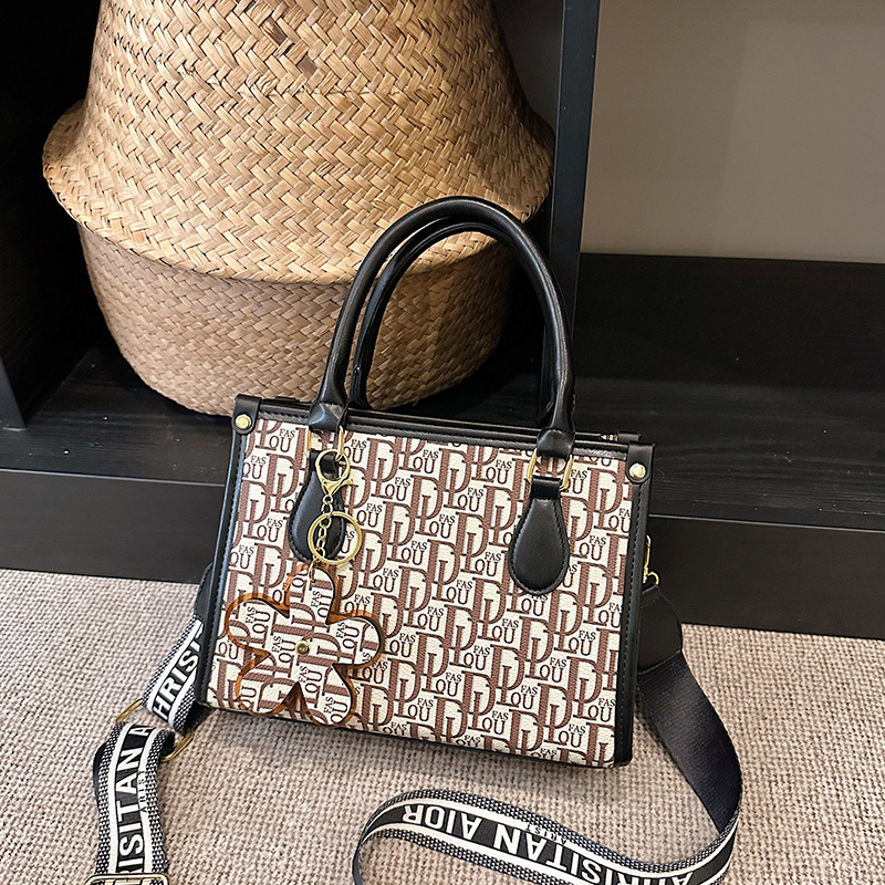 High end women's 2026 new model color blocking printed handbag tote large capacity versatile shoulder and crossbody bag