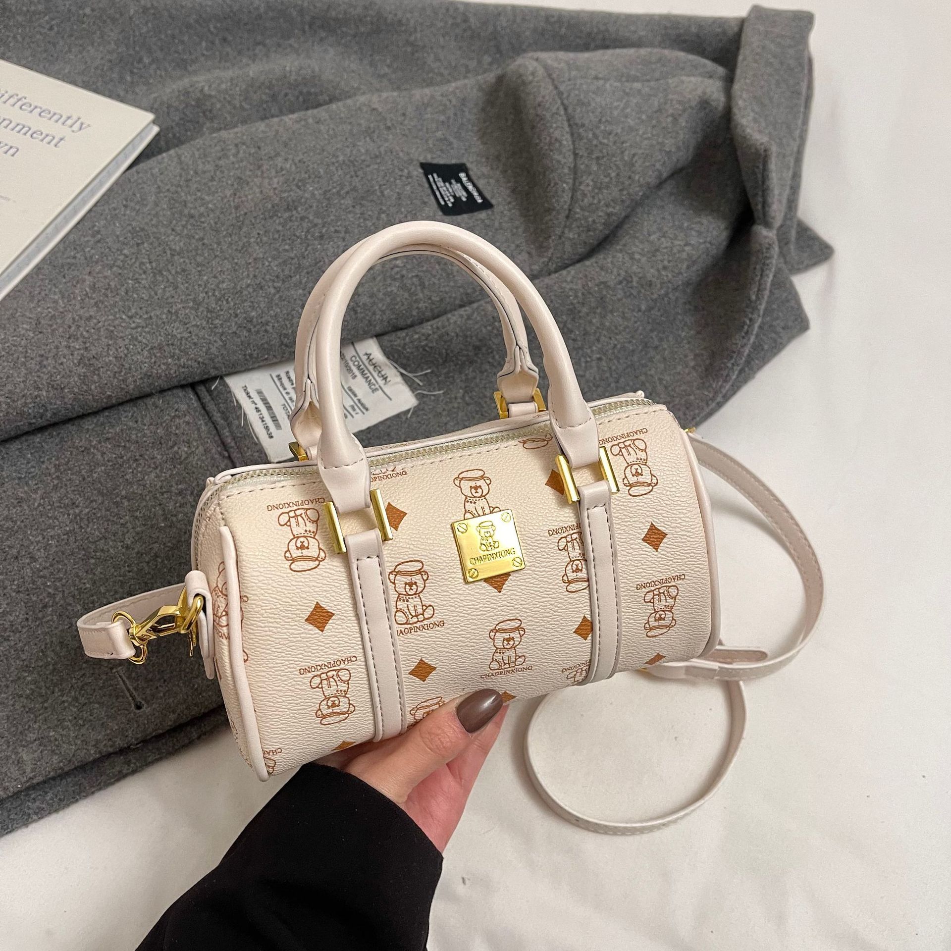Free shipping 2026 new pillow woven denim handbag niche European and American trend retro shoulder trendy women's bag