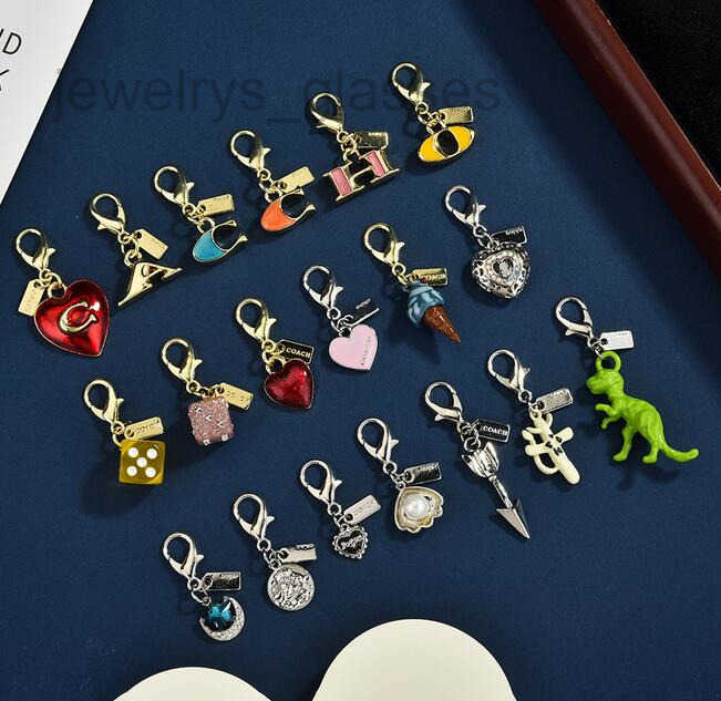 Designer Bag Charm Keychain Fashion Womens Keychain Dinosaur Cherry Alphabet Vintage Cool Pattern Refreshing Style Keyring Hangings key chain women