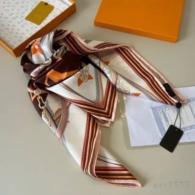 style Silk Head Scarfs for Women Winter Luxurious Scarf High End Classic Letter Pattern Designer Shawl Scarves New Gift Easy to Match Soft Touch