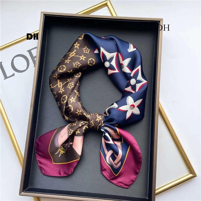 Écharpe de créateur en soie de luxe pour femmes, motif classique de qualité supérieure, bandeau de mode d'été, bandeaux polyvalents, foulard doux