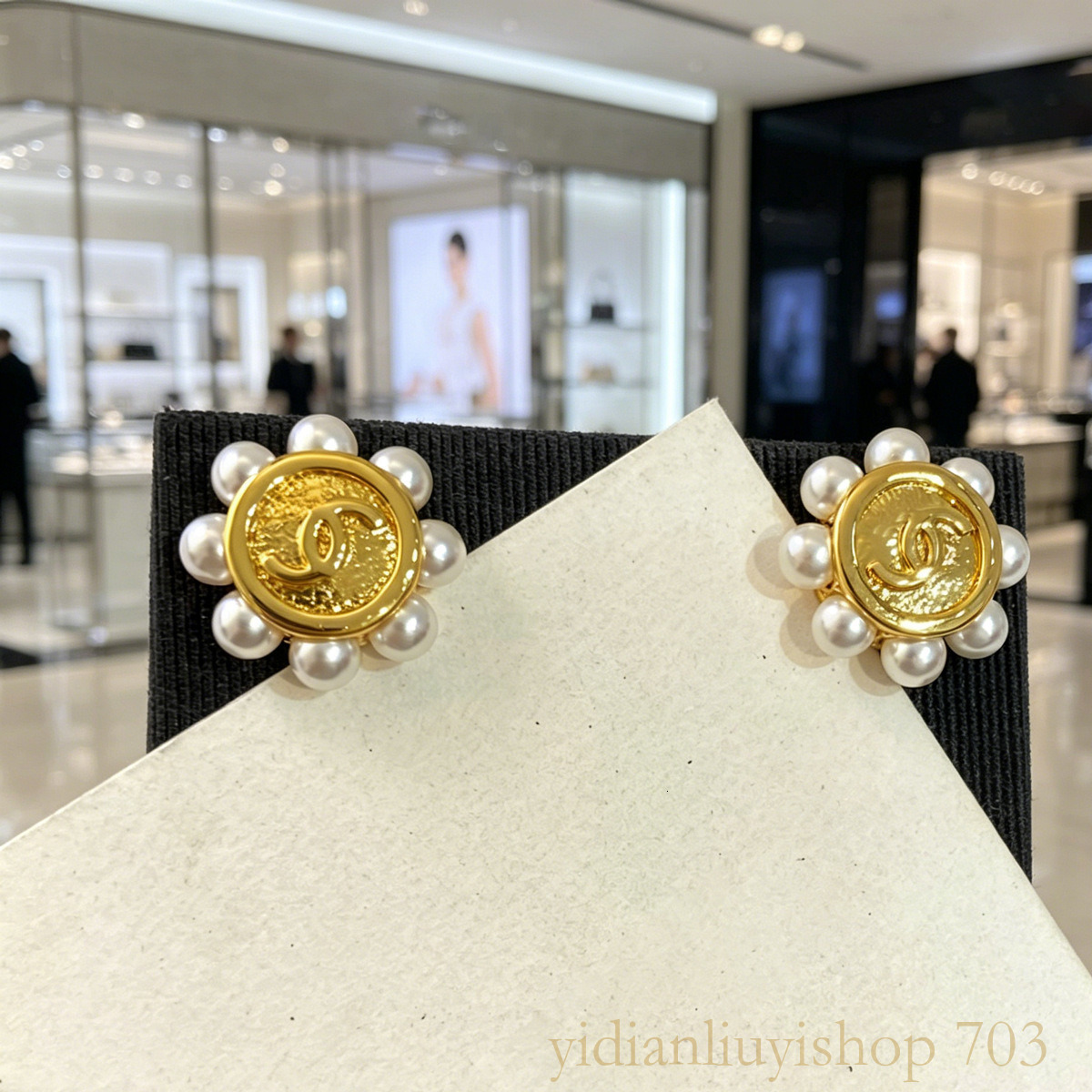 Designer Jewelry Spring summer new pearl metal flower-shaped earrings elegant stylish women's sier needle cc earrings