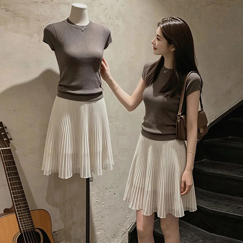 2026 Summer High waisted pleated skirts Short Sleeve Tshirt Dress Sets for Women Korean Fashion Suit Slim Fit and Slimming Tops 260630BANJIA