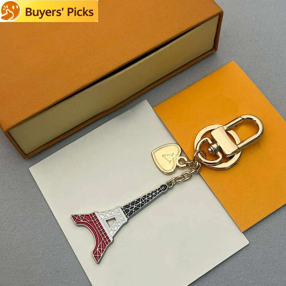 Luxury Brand Keychains Eiffel Tower Designer Bag Charm Heart Metal Letter Keyrings Fashion Lovers Car Key Chains for Men Women