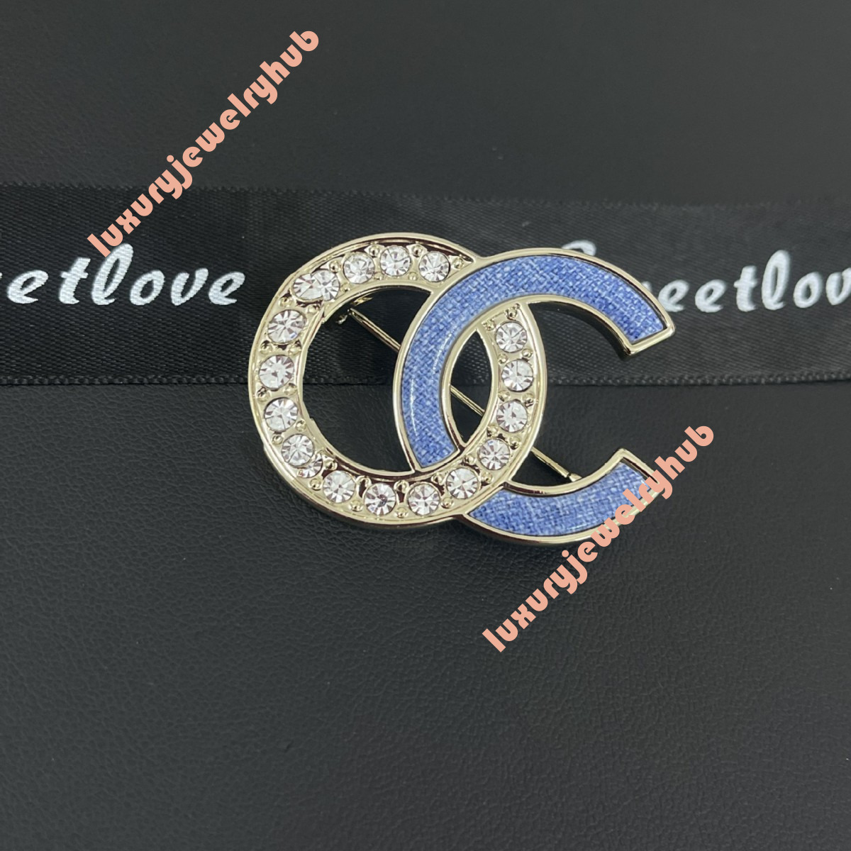 CC Brooch Channel Pearl Inlay Pin 26C Double C Denim Blue Enamel Elegant And Luxurious Fashion Brooch -Style Clothing Accessory