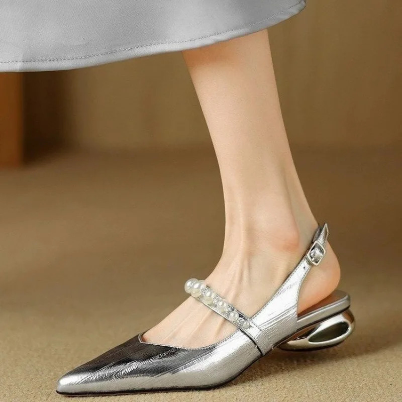 The Foreign Style Slotted Buckle Strap Toe Sandals Womens Pointed Toe Braided Cut-out Low Heel Hollow Back Single Shoes 260701BJ