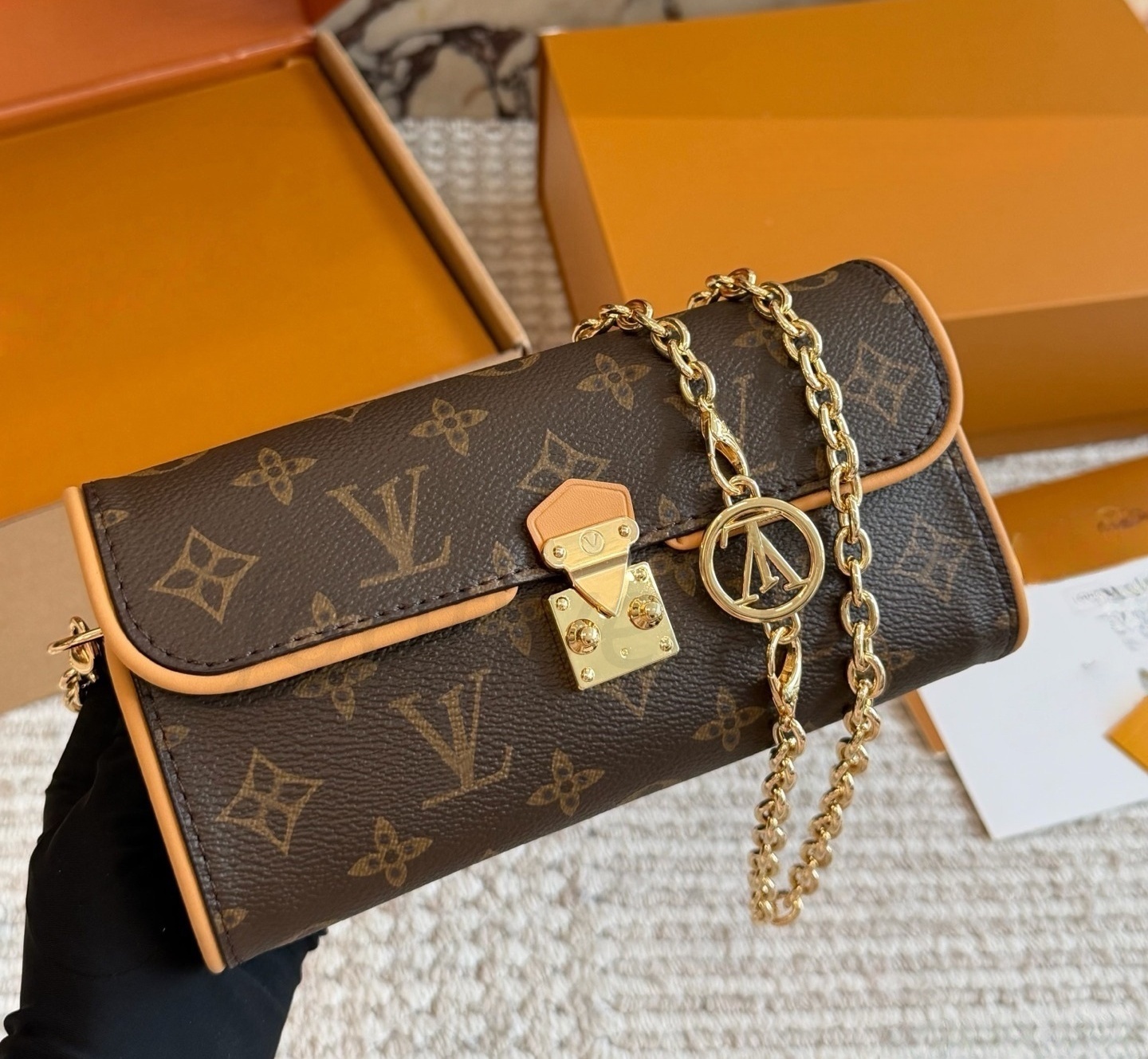 Designer Women Pochette Camille Mongram Canvas Leather Chain Shoulder Bags Purse Luxury S Lock closure Crossbody Woman Handbags High Quality Design