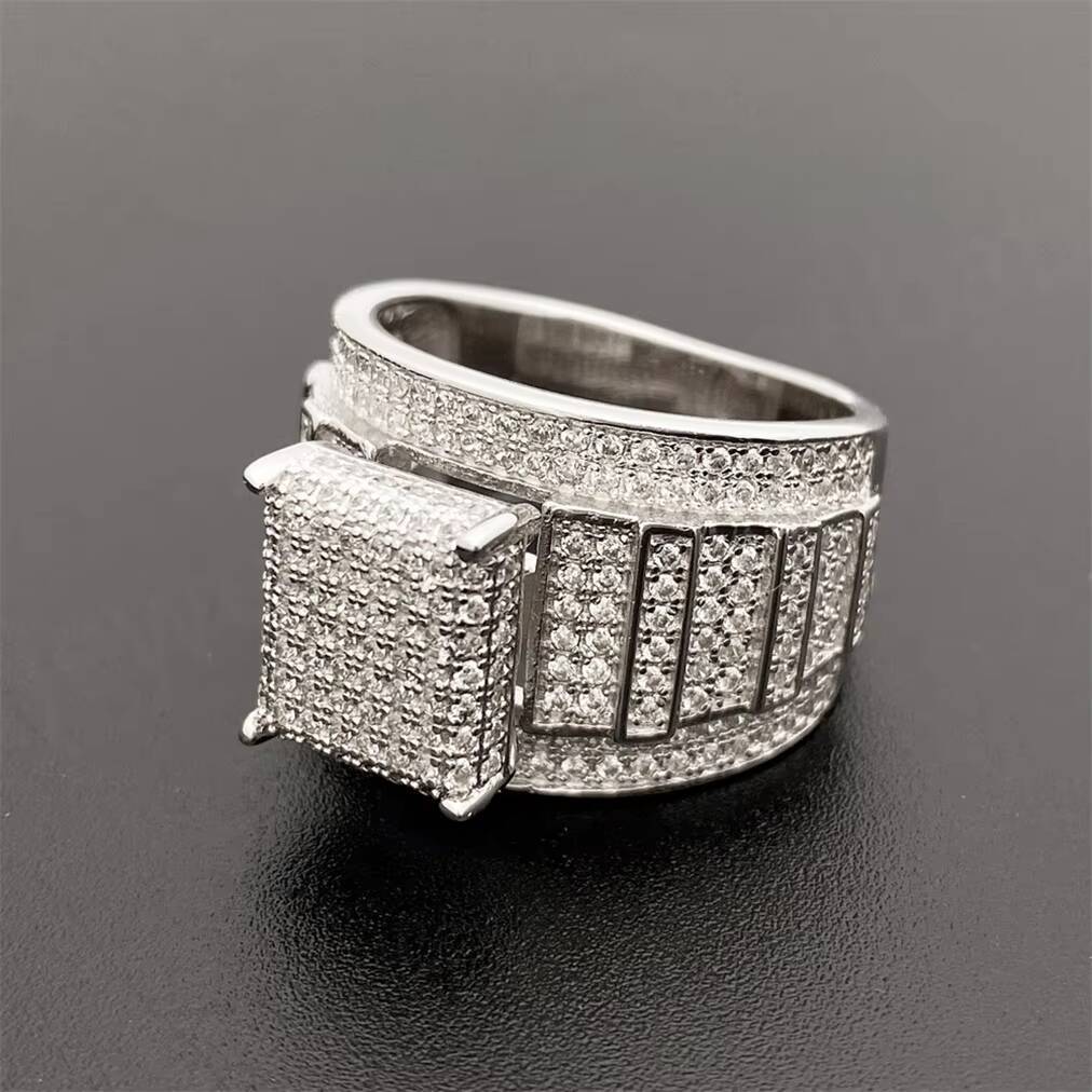 Classic S925 Silver Platinum Plated for Certified Geometric Design Prong Setting Ring Set Aggressive Hip Hop Trend D Moissanite