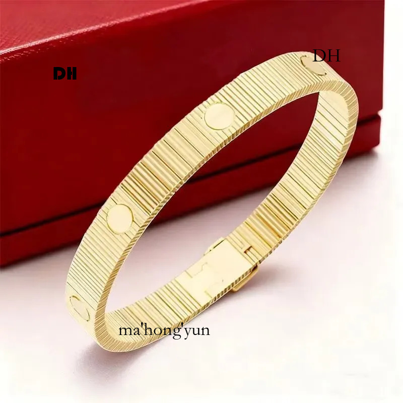Unisexe Nouveau modèle Épais Designer hommes bracelet pour femmes top V or 18k Style Ouvert Bijoux De Mariage bracelet llove