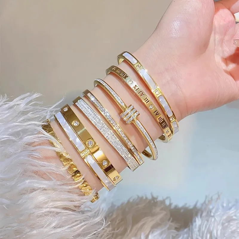 Designer Unique Minimalist Style Niche Design Titanium Steel Non fading Bracelet Fashionable Light Luxury Elegant Versatile Jewelry-image-1113691439
