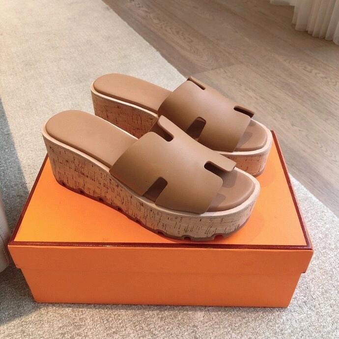 H Wooden Thick Sole Slippers for Women 2025 Summer designer luxury New Genuine Leather Round Toe Casual Versatile Wedge Platform Height Increasing S
