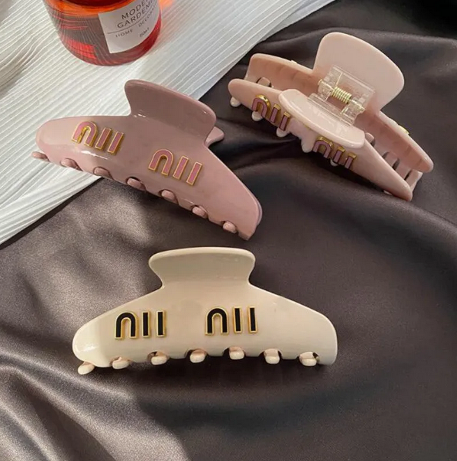 Designer Letter Hair Claw High Quality Shark Clip Womens Hairpin Brand Claw Clip Solid Color Anti-slip Hair Clip For Women Fashion Letter Shark Hair