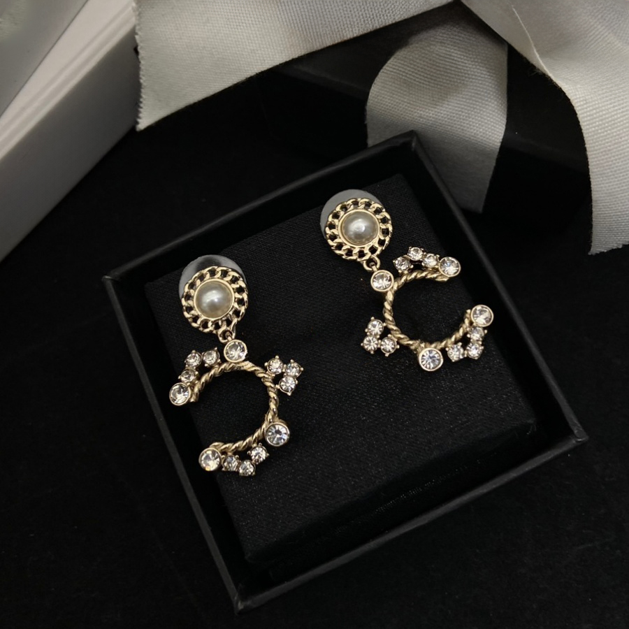 Classic Ear Cuff Jewelry Fashion Chandelier Earrings Designer Earrings Luxury Necklace Elegant Bracelet Stainless Earring for Man Woman High Qual-image-648098334