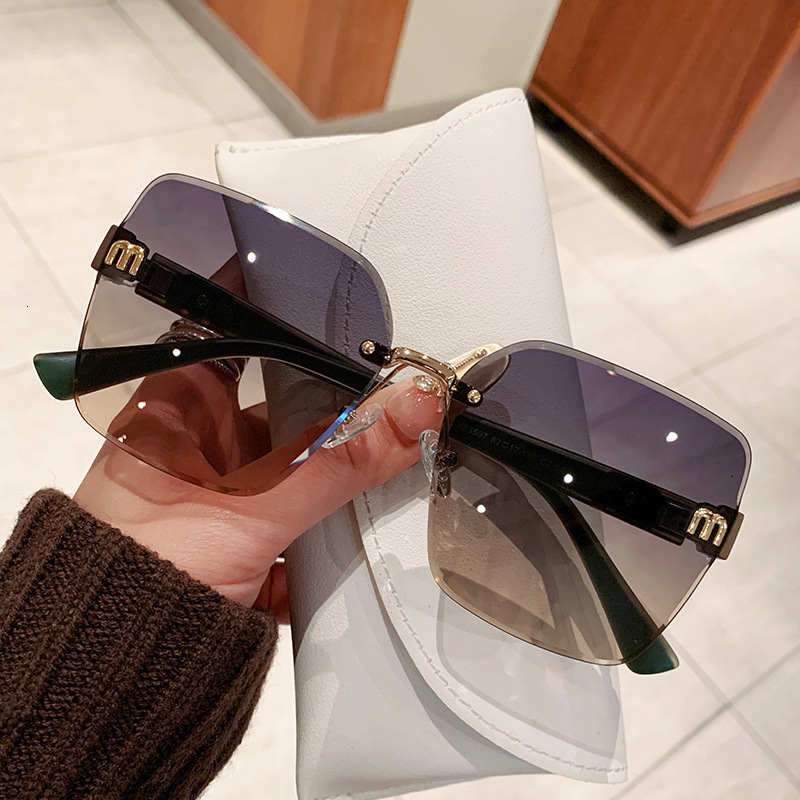 Les nouvelles lunettes de soleil carrées du designer haut de gamme Aierma pour femmes sont élégantes et sophistiquées, un article populaire sur T